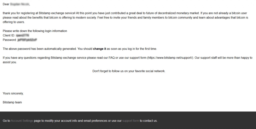 Email com nome de usuário e senha gerados automaticamente